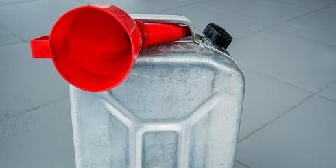 Kanister und Trichter
