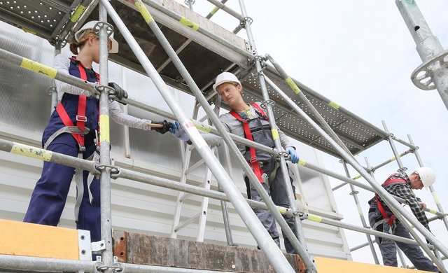 sicheres arbeiten auf gerüst und leiter