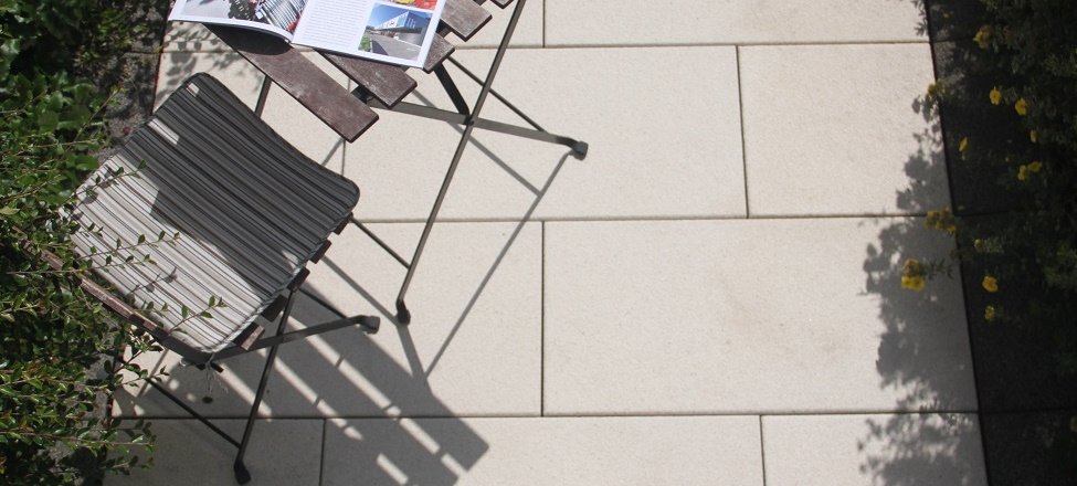 Braun Beton Startseite Slide 975x440