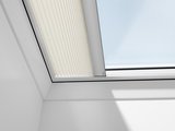 VELUX Plissee elektro FMG 100150 1016S 100x150 cm FMG 1016S - Uni Weiß